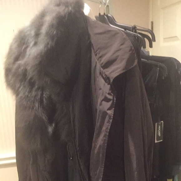 ⬇️ PD⬇️NWOT 3 season trench,removable fur lining,suited for women 5’2” or taller - Picture 5 of 10